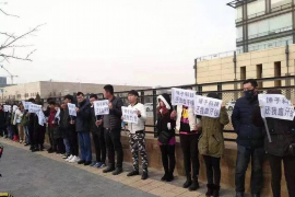 家庭熟女變討債女老板：她的故事讓人驚嘆